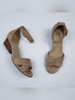 Naturalizer Caine Nude Suede Heeled Ankle Wrap Strap Sandals Women's Size 6.5W